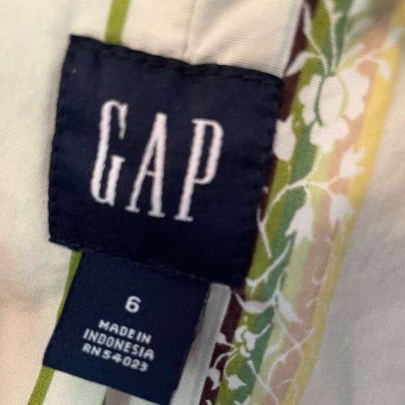 Green lightweight Gap jacket - size 6 - Picture 3 of 6